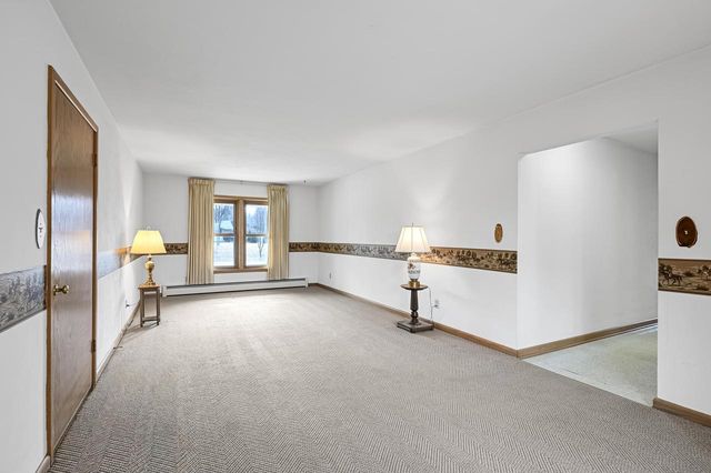 17880 Redvere DRIVE, Brookfield, WI 53045