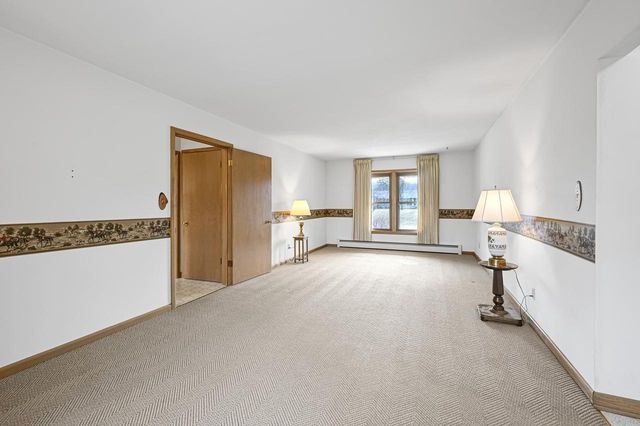 17880 Redvere DRIVE, Brookfield, WI 53045