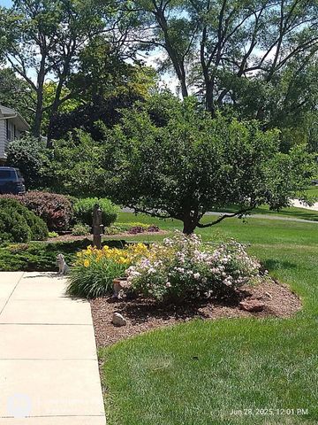 17880 Redvere DRIVE, Brookfield, WI 53045