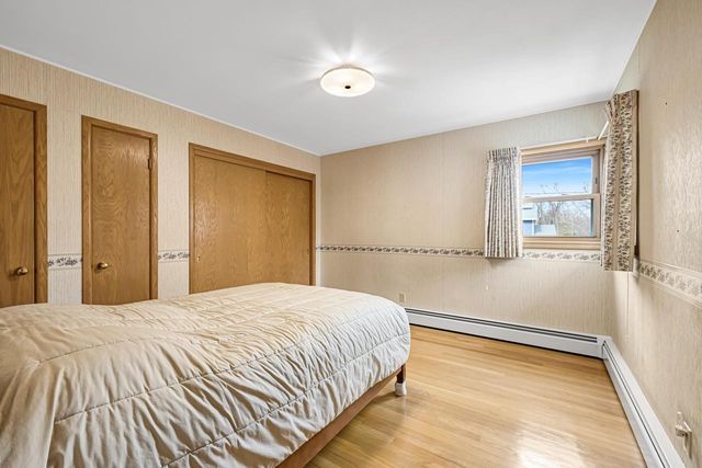 17880 Redvere DRIVE, Brookfield, WI 53045