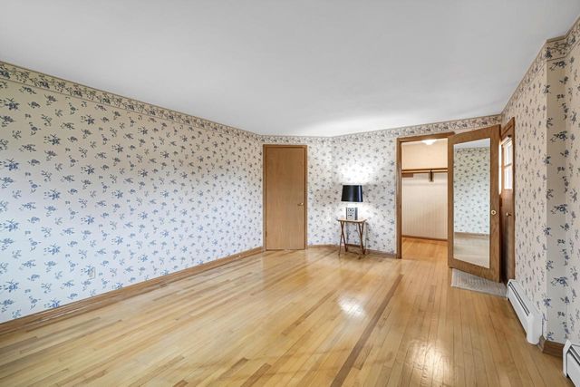 17880 Redvere DRIVE, Brookfield, WI 53045