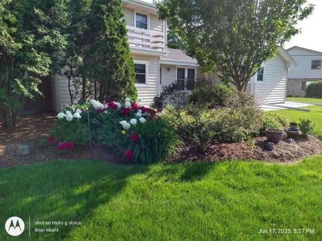 17880 Redvere DRIVE, Brookfield, WI 53045