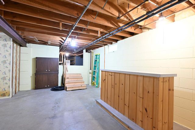 17880 Redvere DRIVE, Brookfield, WI 53045