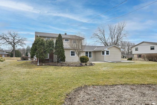 17880 Redvere DRIVE, Brookfield, WI 53045