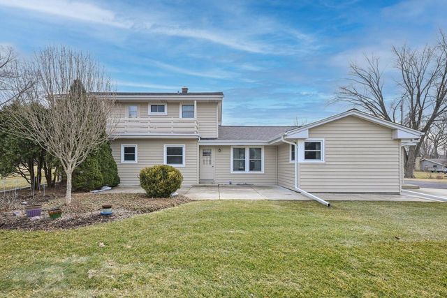 17880 Redvere DRIVE, Brookfield, WI 53045