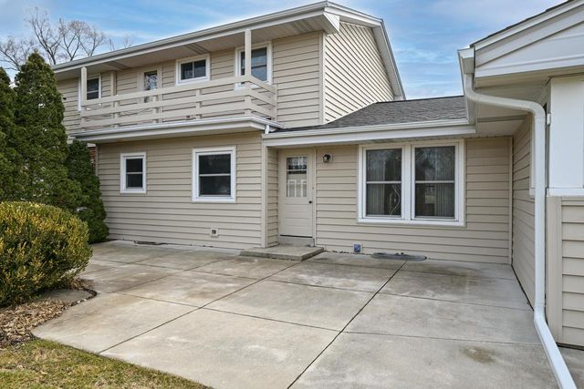 17880 Redvere DRIVE, Brookfield, WI 53045