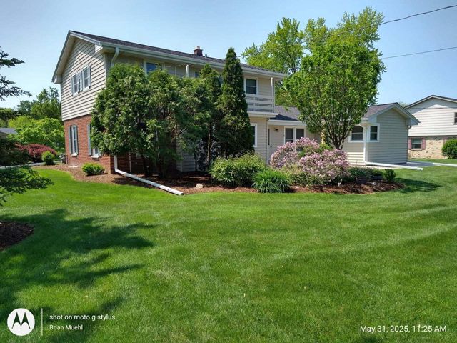 17880 Redvere DRIVE, Brookfield, WI 53045