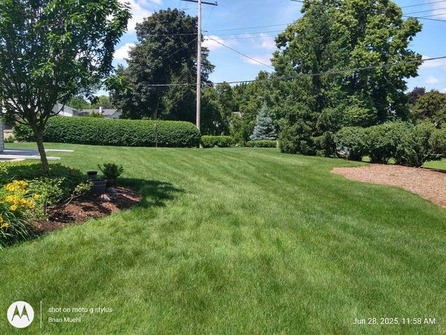 17880 Redvere DRIVE, Brookfield, WI 53045