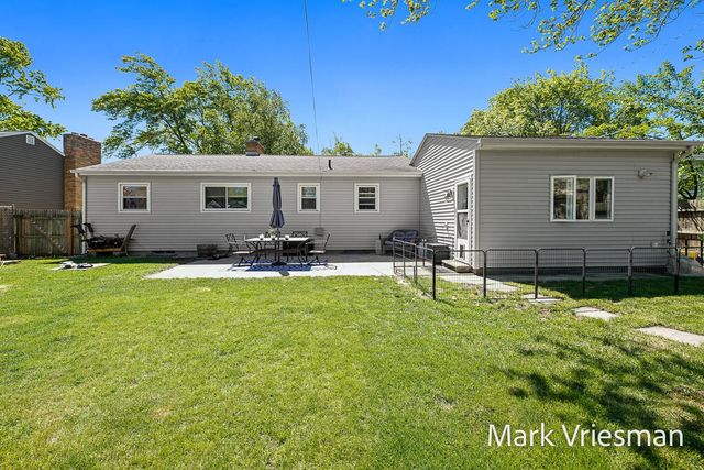 3125 Coolidge Road, Muskegon, MI 49441