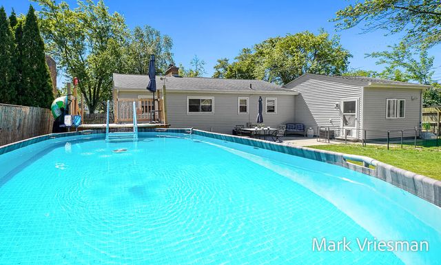 3125 Coolidge Road, Muskegon, MI 49441