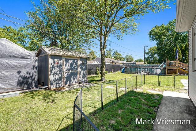 3125 Coolidge Road, Muskegon, MI 49441