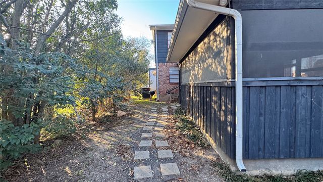 114 Wes Jespersen Way, Duncanville, TX 75116