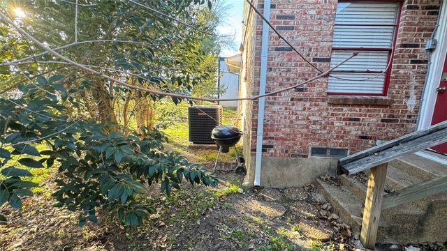 114 Wes Jespersen Way, Duncanville, TX 75116