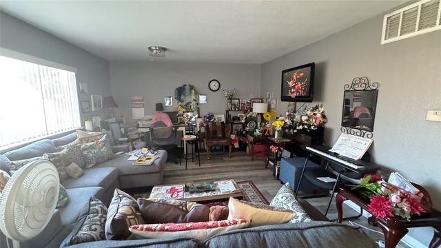 114 Wes Jespersen Way, Duncanville, TX 75116