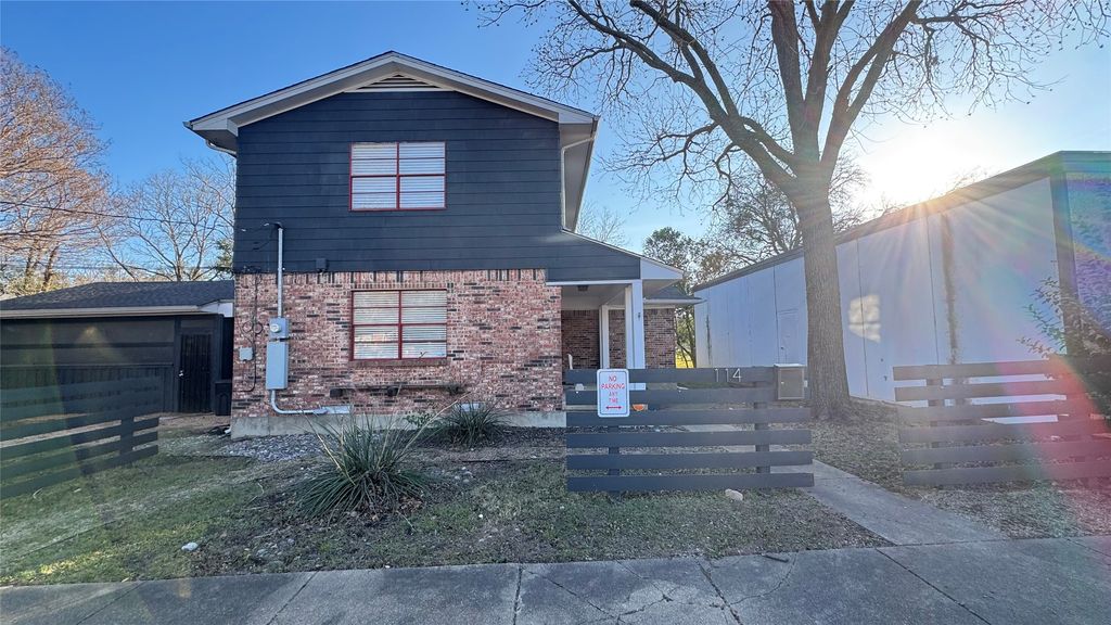 114 Wes Jespersen Way, Duncanville, TX 75116