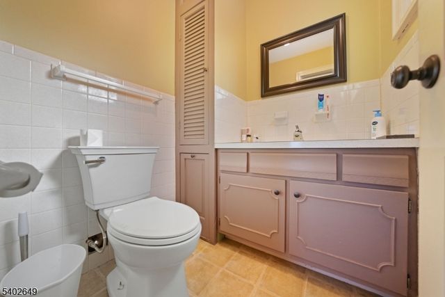 32 Willow St, Sussex Boro, NJ 07461