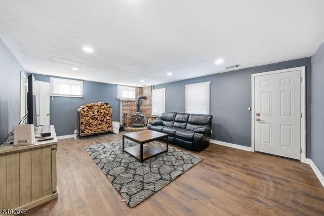 32 Willow St, Sussex Boro, NJ 07461