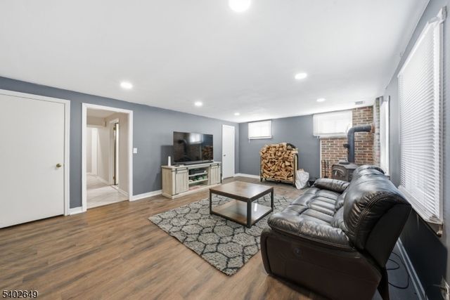 32 Willow St, Sussex Boro, NJ 07461