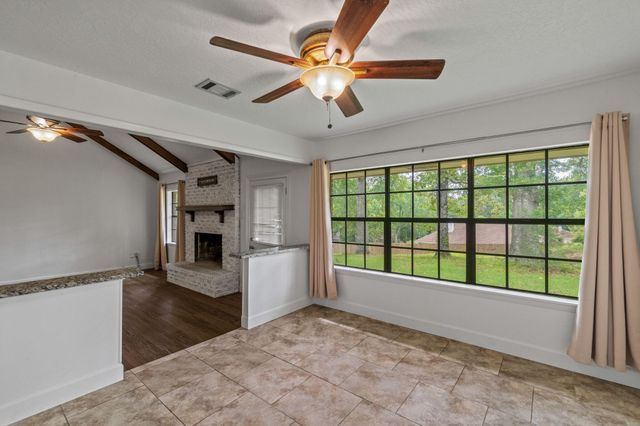 400 Hacienda Ave., Hattiesburg, MS 39402