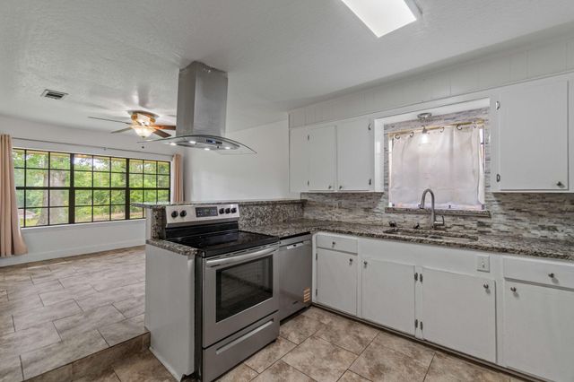 400 Hacienda Ave., Hattiesburg, MS 39402