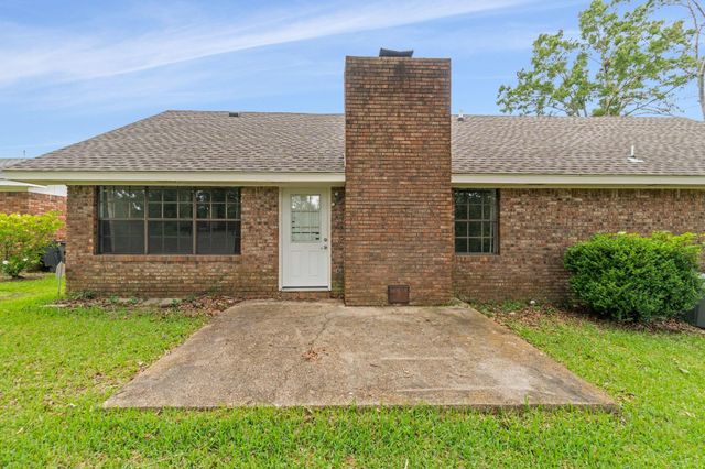 400 Hacienda Ave., Hattiesburg, MS 39402