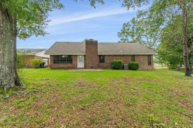 400 Hacienda Ave., Hattiesburg, MS 39402