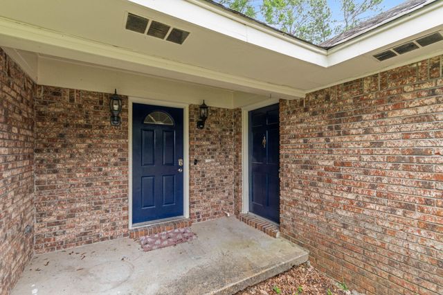 400 Hacienda Ave., Hattiesburg, MS 39402