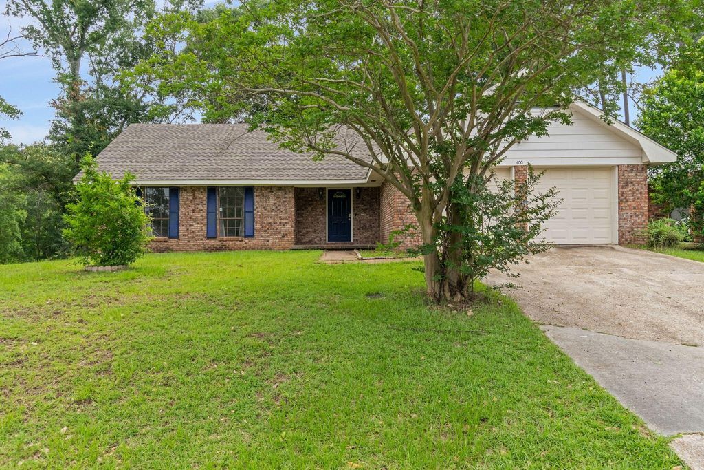 400 Hacienda Ave., Hattiesburg, MS 39402