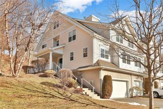 86 Hillcrest Lane, Peekskill, NY 10566