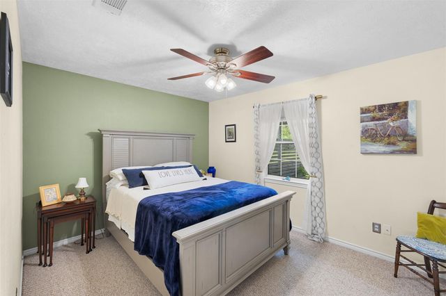 10462 Woodview Drive, Bryan, TX 77845