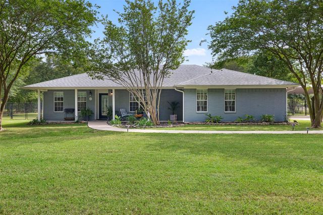 10462 Woodview Drive, Bryan, TX 77845