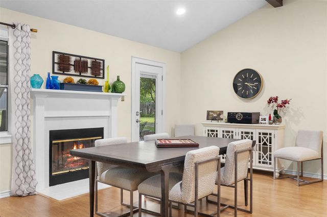 10462 Woodview Drive, Bryan, TX 77845