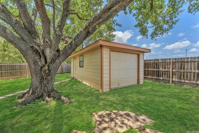 139 Navajo Circle, Cibolo, TX 78108
