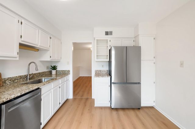 14516 OAK CLUSTER DR, Centreville, VA 20120