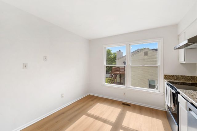 14516 OAK CLUSTER DR, Centreville, VA 20120