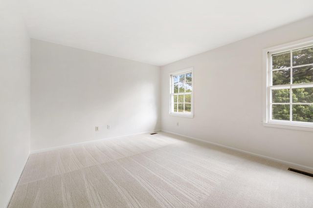 14516 OAK CLUSTER DR, Centreville, VA 20120