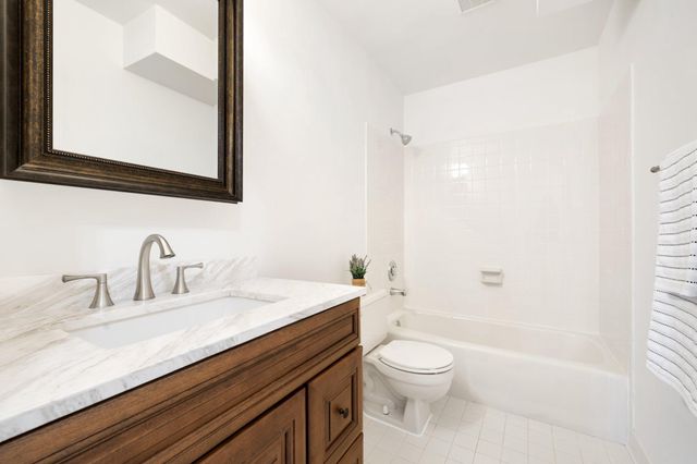 14516 OAK CLUSTER DR, Centreville, VA 20120