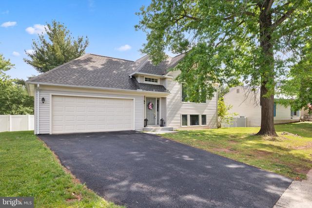 14516 OAK CLUSTER DR, Centreville, VA 20120