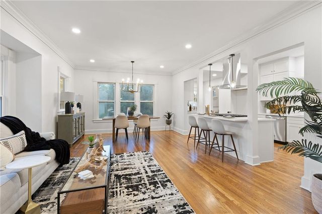 141 W 61st Terrace, Kansas City, MO 64113