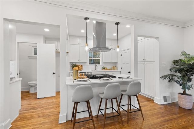 141 W 61st Terrace, Kansas City, MO 64113