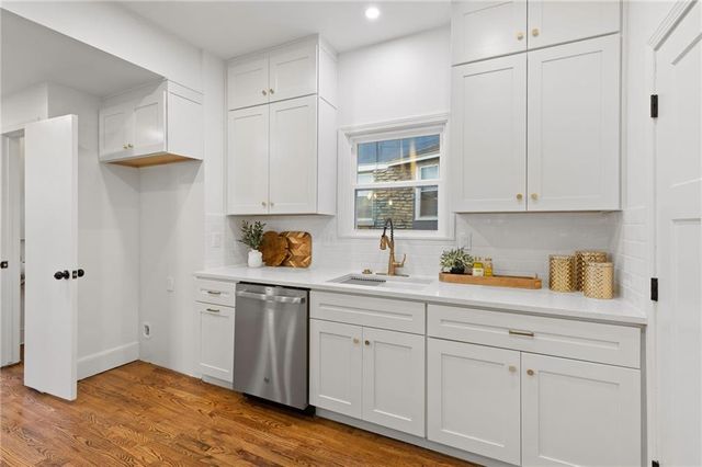 141 W 61st Terrace, Kansas City, MO 64113