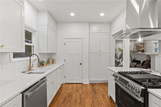 141 W 61st Terrace, Kansas City, MO 64113