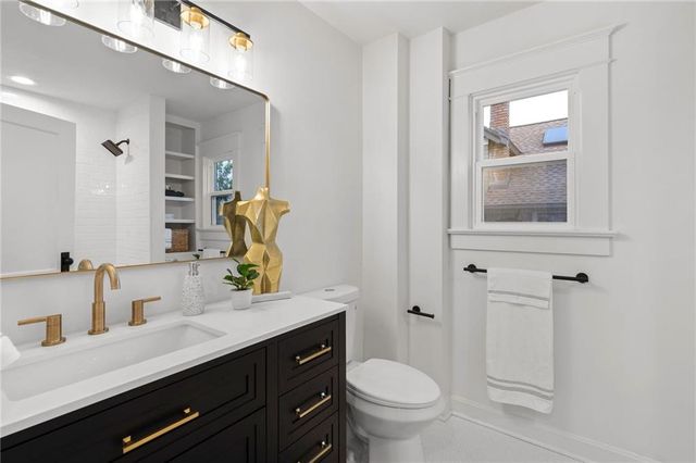 141 W 61st Terrace, Kansas City, MO 64113