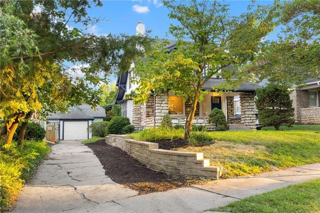 141 W 61st Terrace, Kansas City, MO 64113