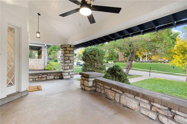 141 W 61st Terrace, Kansas City, MO 64113