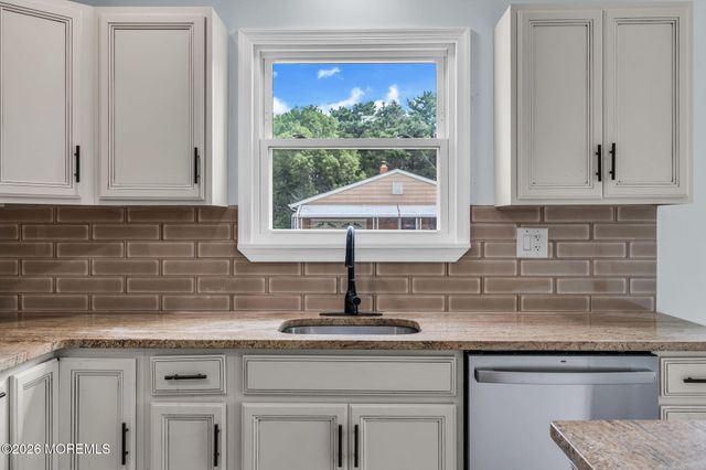 2 Ashcroft Lane, Toms River, NJ 08757