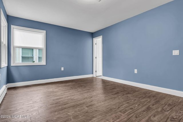 2 Ashcroft Lane, Toms River, NJ 08757