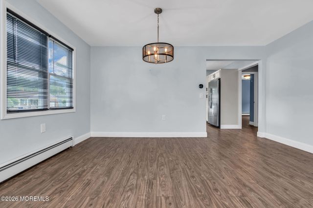 2 Ashcroft Lane, Toms River, NJ 08757