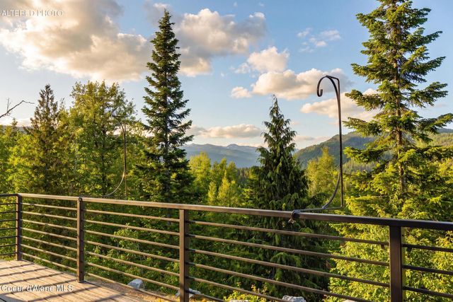 2282 N North Center Valley RD, Sandpoint, ID 83864