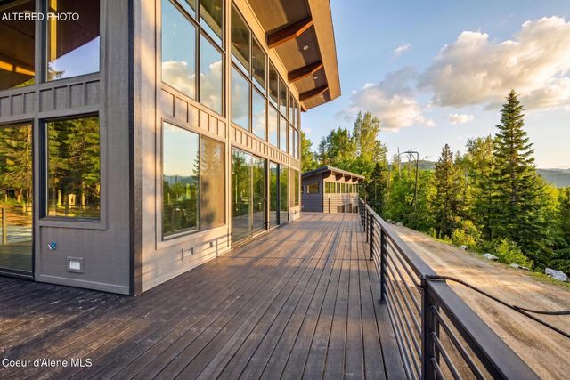 2282 N North Center Valley RD, Sandpoint, ID 83864